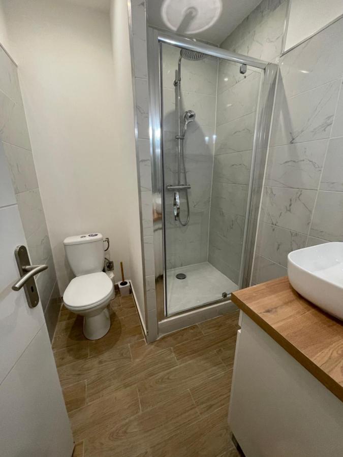 Le Casimir - Superbe T3 En Plein Centre Ville Renove Avec Gout - Wifi Béziers Exterior foto
