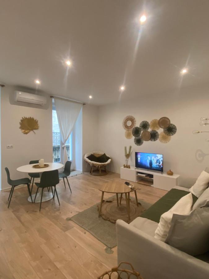 Le Casimir - Superbe T3 En Plein Centre Ville Renove Avec Gout - Wifi Béziers Exterior foto